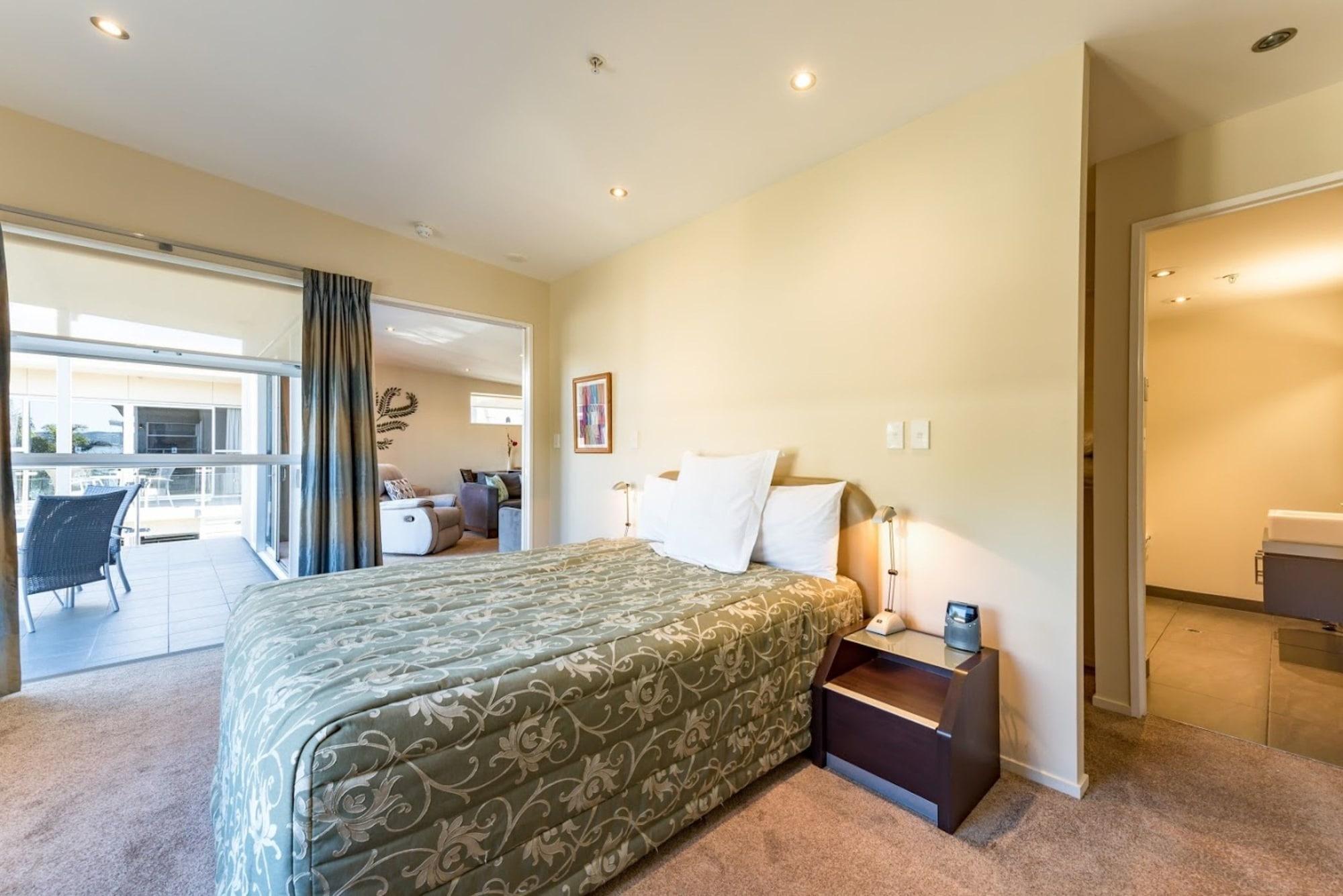 Edgewater Palms Apartments Пейхия Экстерьер фото