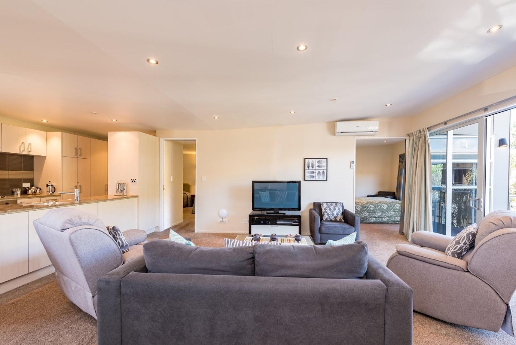 Edgewater Palms Apartments Пейхия Экстерьер фото